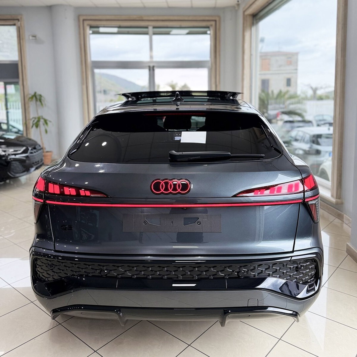Audi Q3 Sportback 35 TDI quattro S tronic S line edition (3)