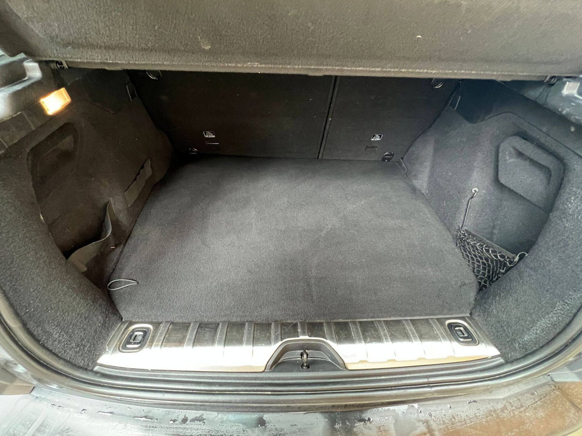 Peugeot 2008 120 S&S Black Matt (14)