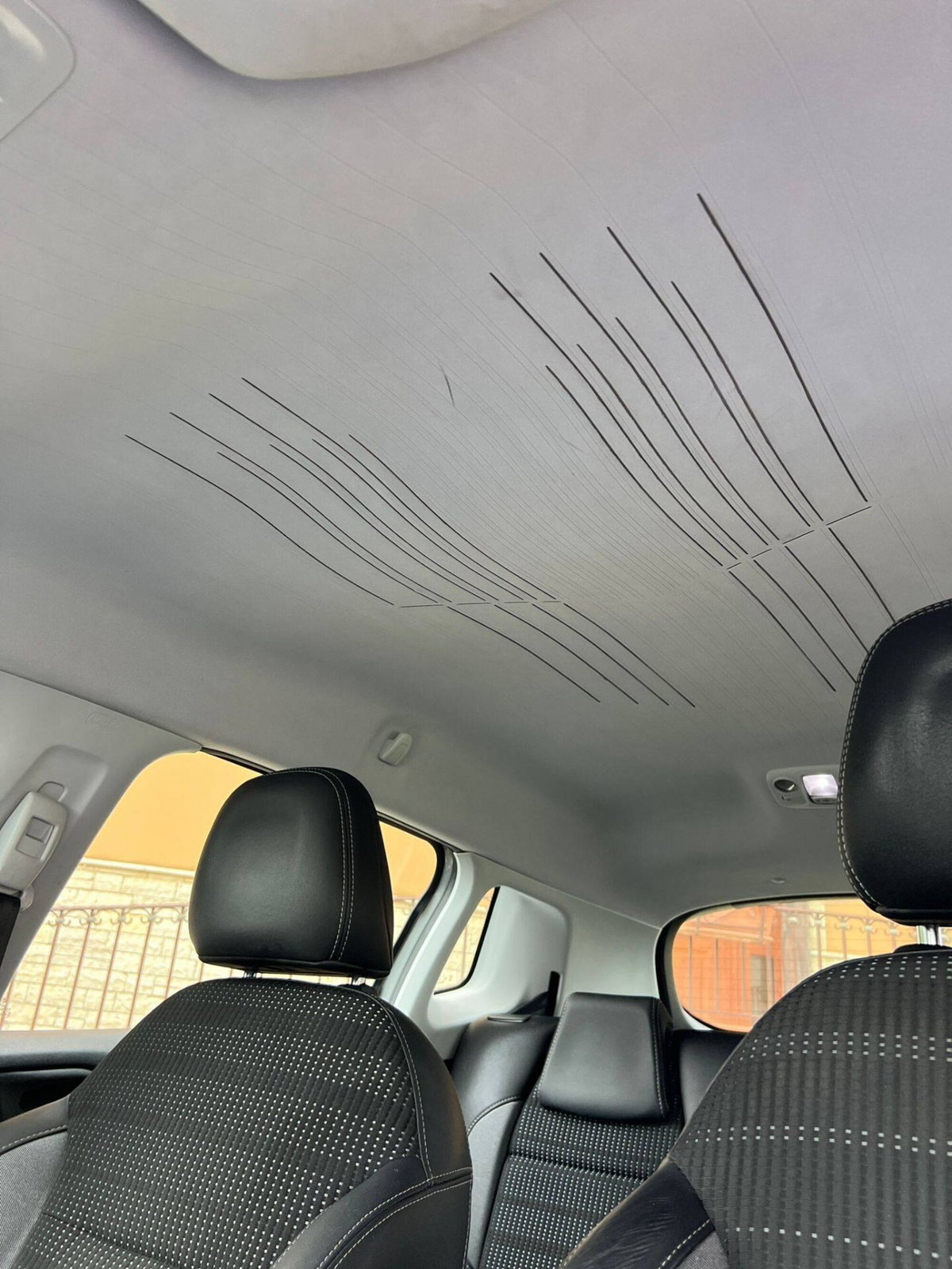 Peugeot 2008 120 S&S Black Matt (16)