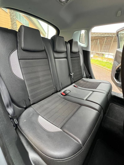 Peugeot 2008 120 S&S Black Matt (18)