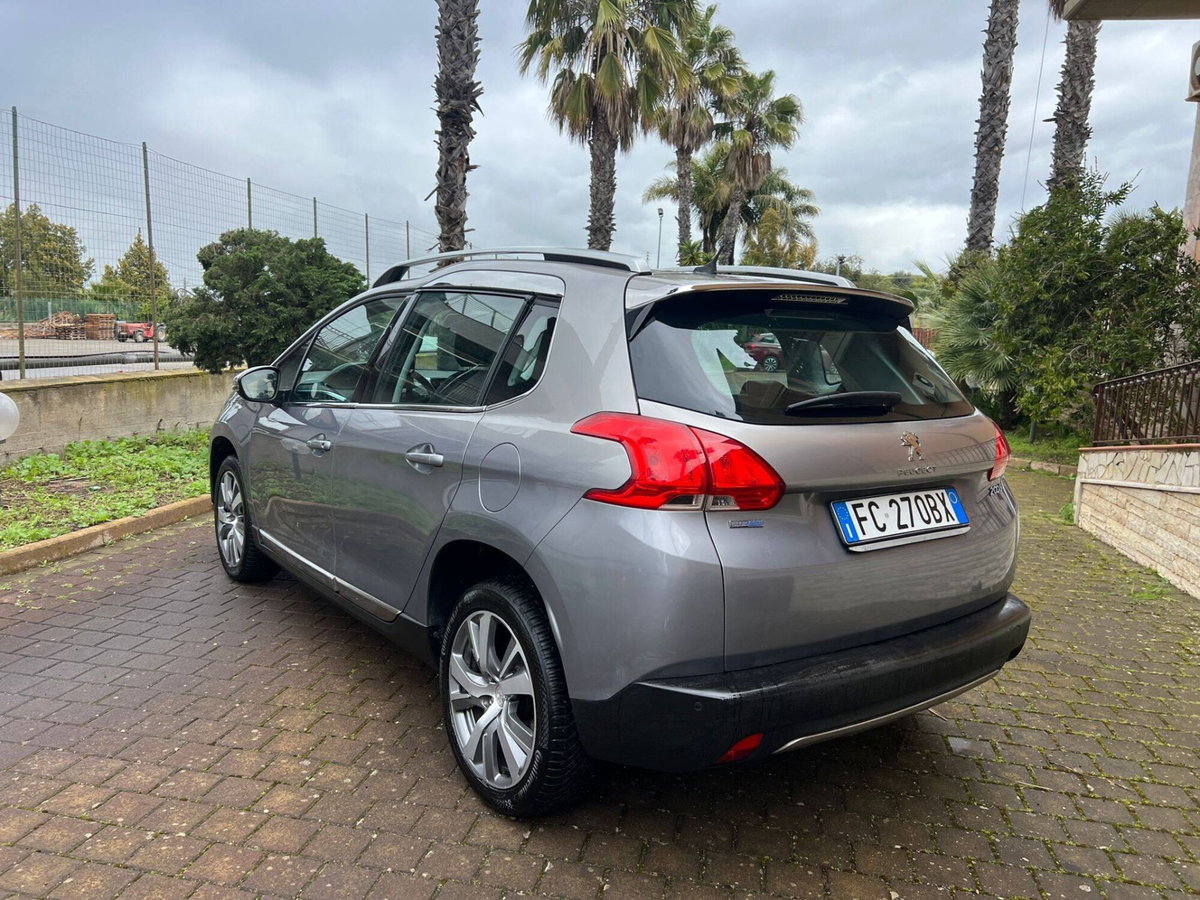 Peugeot 2008 120 S&S Black Matt (7)