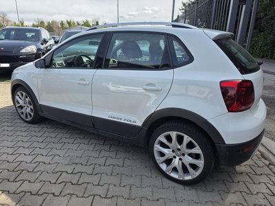 Volkswagen Polo Cross 1.4 TDI DSG BlueMotion Technology (4)