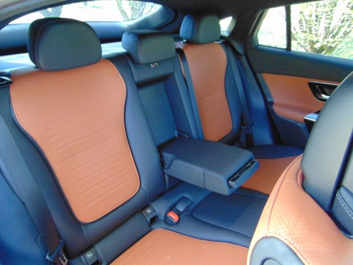 Mercedes-Benz GLC 220 d 4Matic Mild Hybrid AMG Advanced Plus (20)