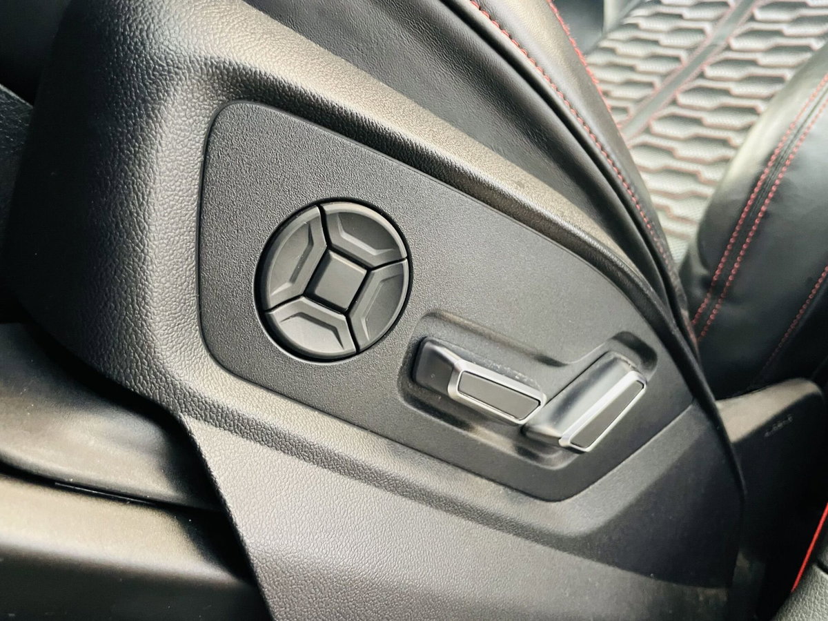 Audi RS Q8 Q8 4.0 mhev quattro tiptronic (10)