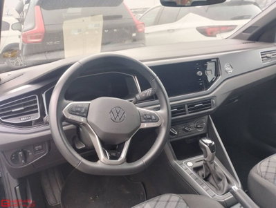 Volkswagen Polo 1.0 tsi R-Line 95cv dsg (5)