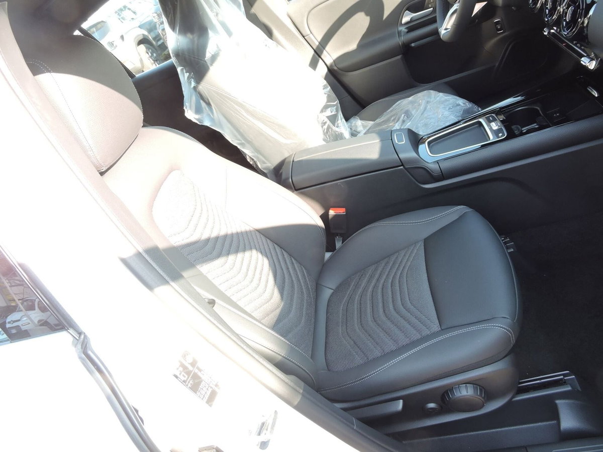Mercedes-Benz GLA SUV 180 Advanced auto (13)
