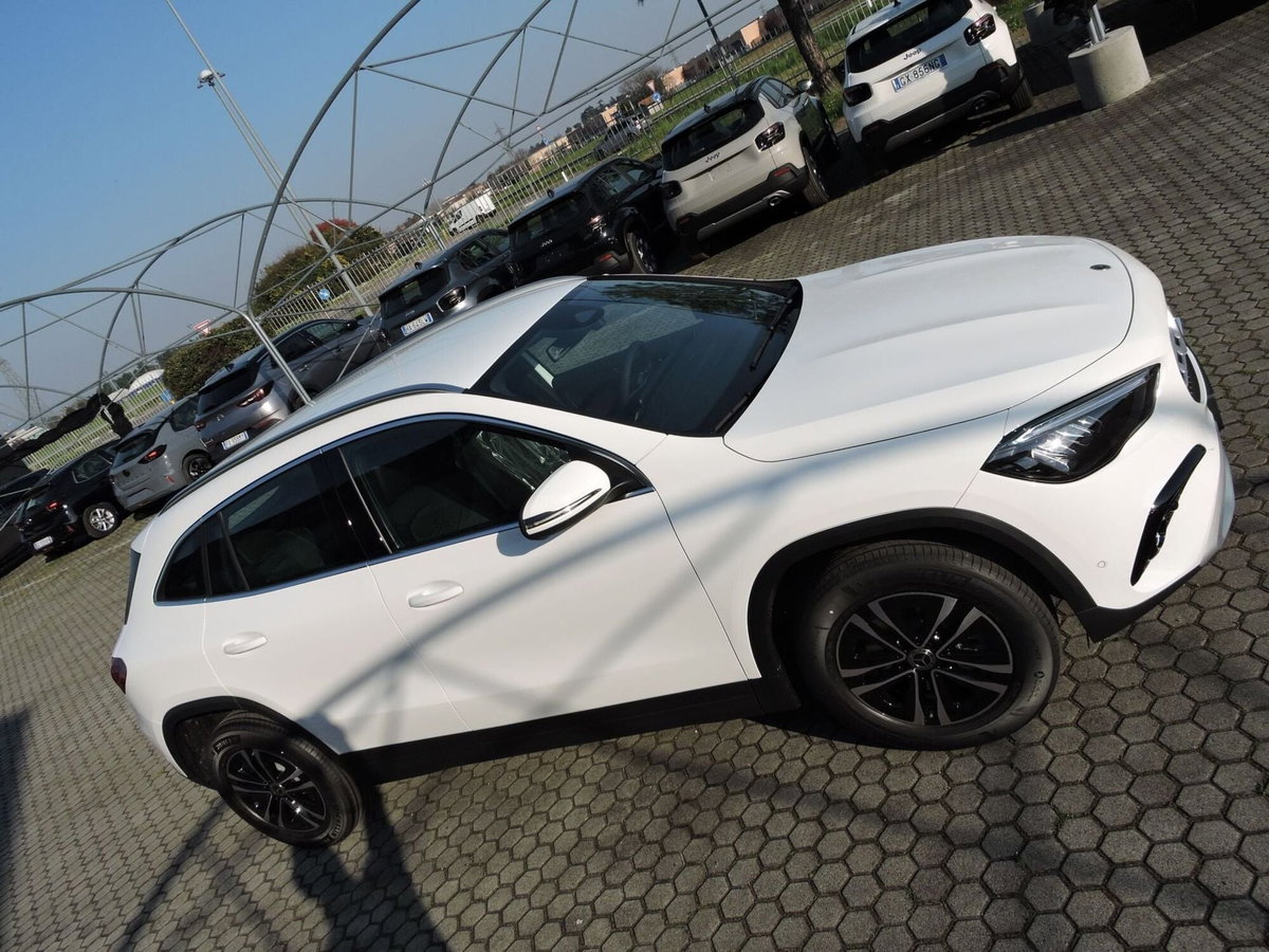 Mercedes-Benz GLA SUV 180 Advanced auto (3)
