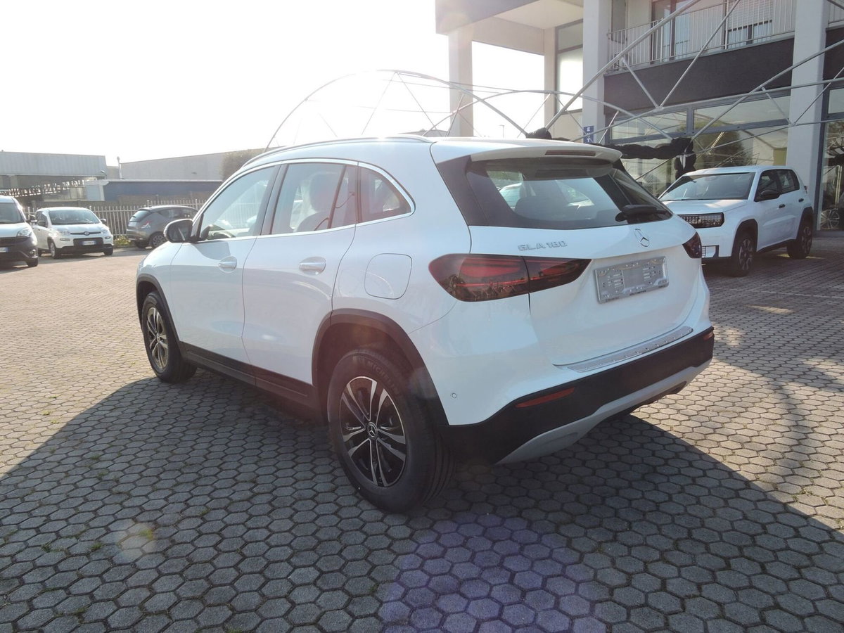 Mercedes-Benz GLA SUV 180 Advanced auto (6)