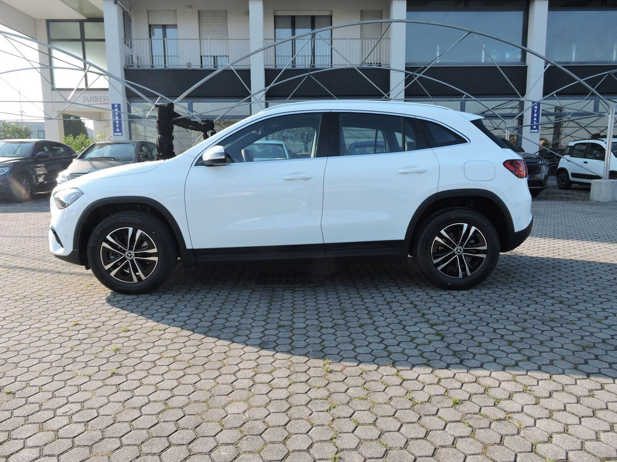 Mercedes-Benz GLA SUV 180 Advanced auto (7)