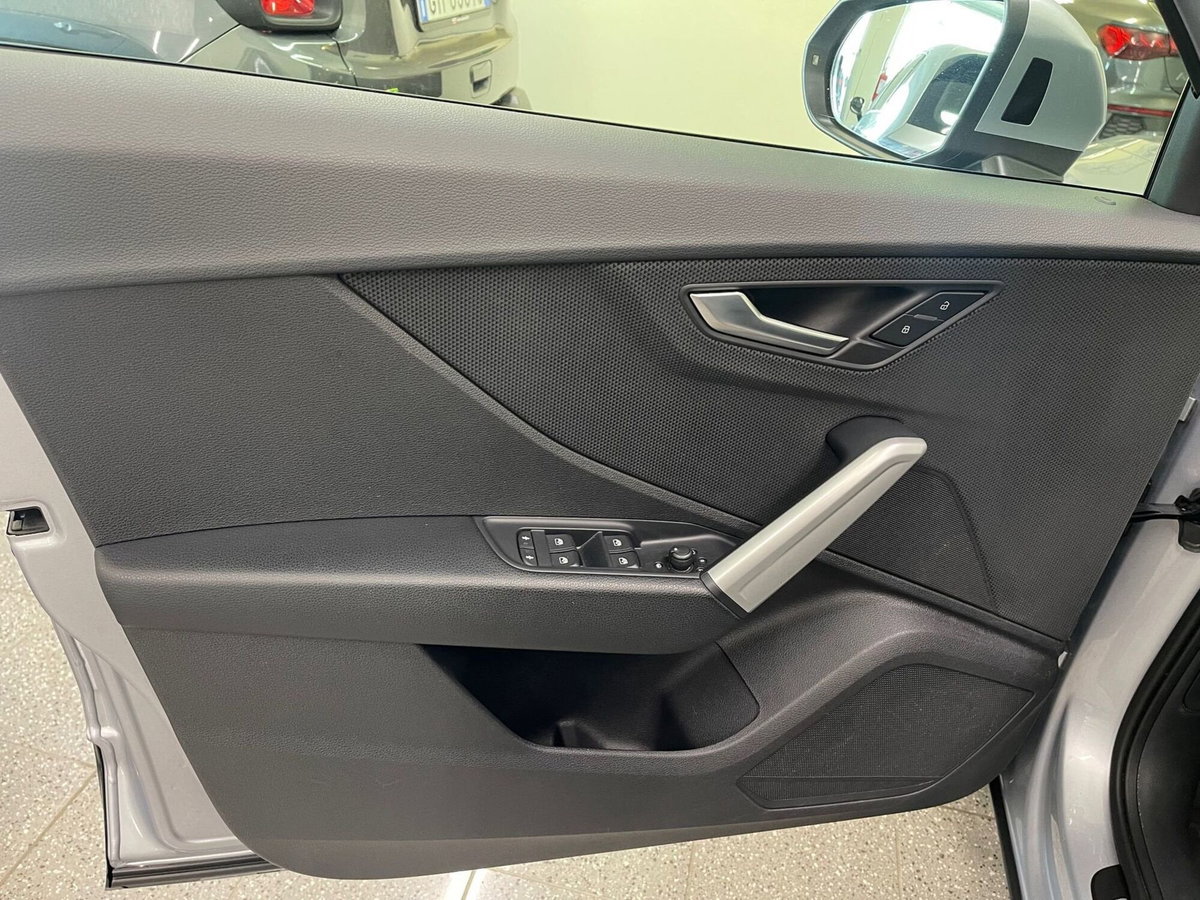 Audi Q2 Q2 35 TFSI S tronic Business (11)
