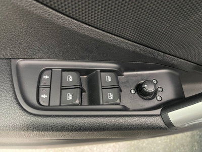 Audi Q2 Q2 35 TFSI S tronic Business (12)