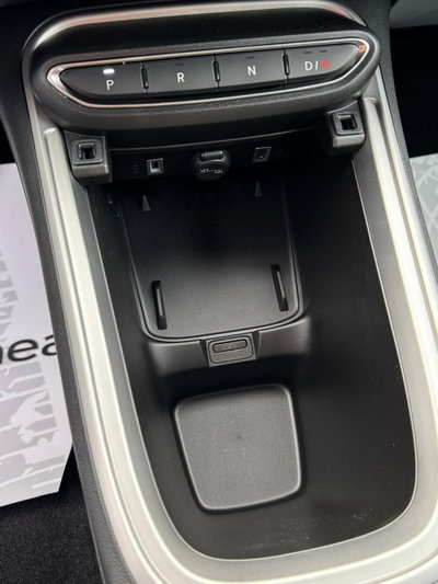 Jeep Avenger 1.2 turbo e-hybrid mhev Summit fwd 110cv edct6 (14)