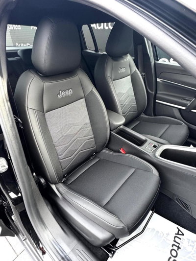 Jeep Avenger 1.2 turbo e-hybrid mhev Summit fwd 110cv edct6 (19)
