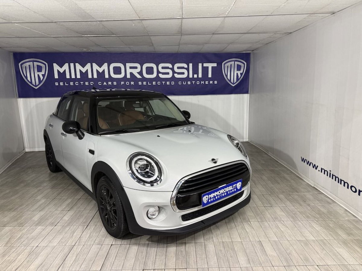 MINI Mini 1.5 Cooper D Boost 5 porte (2)