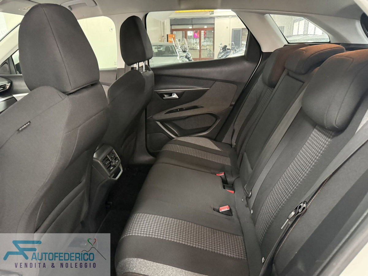 Peugeot 3008 BlueHDi 130 S&S Allure (11)