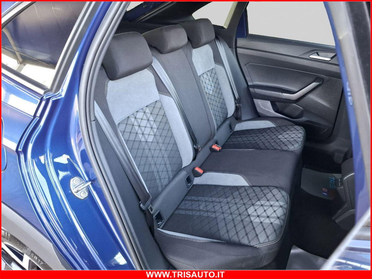 Volkswagen Taigo 1.0 tsi R-Line 115cv (10)