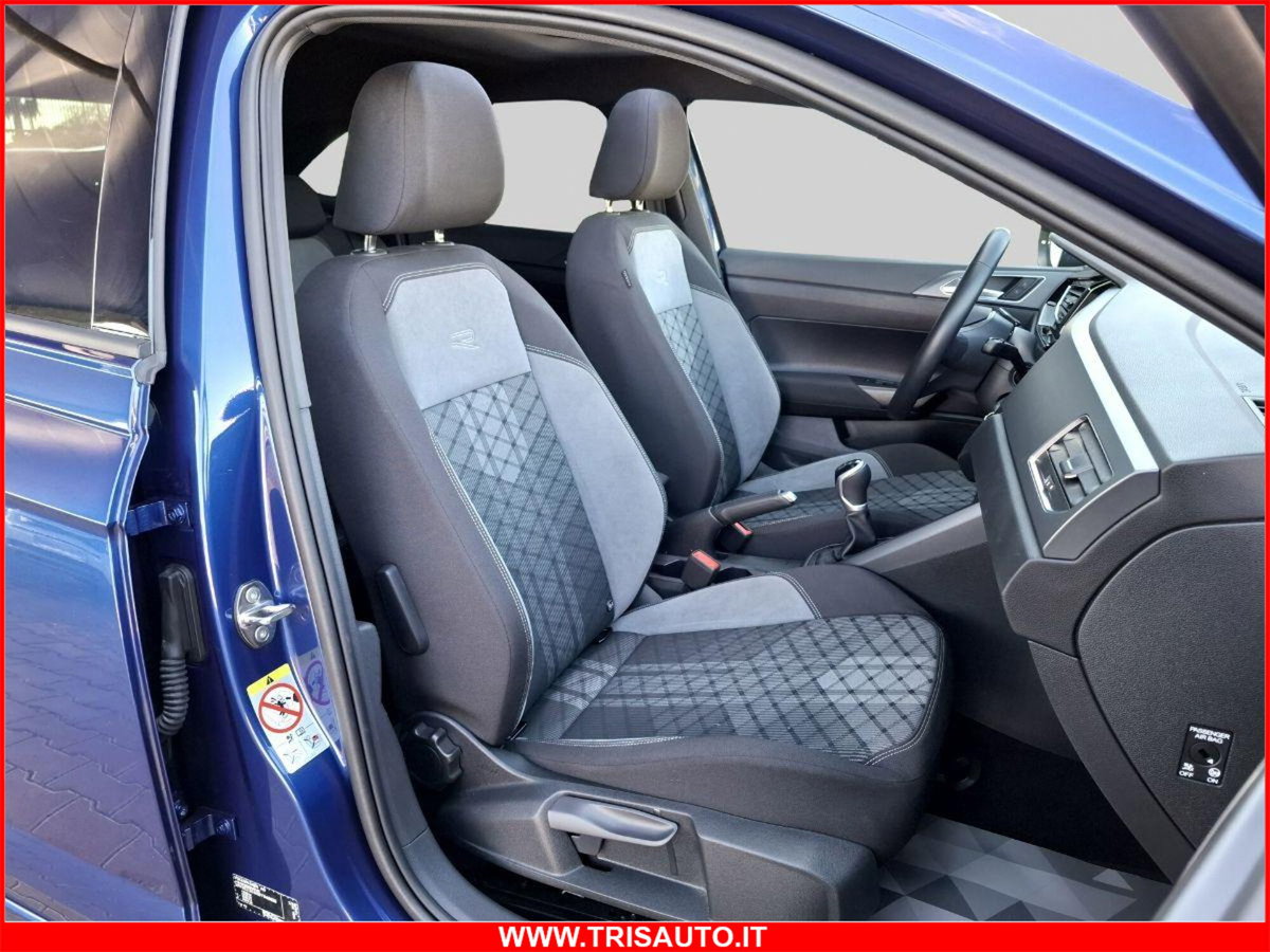 Volkswagen Taigo 1.0 tsi R-Line 115cv (8)