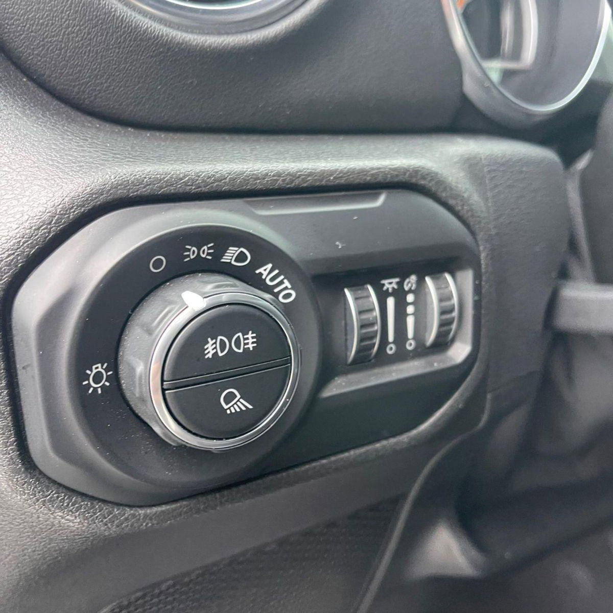 Jeep Gladiator 3.0 Diesel V6 Overland (11)