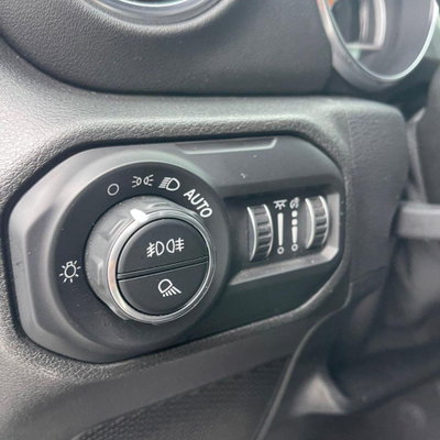 Jeep Gladiator 3.0 Diesel V6 Overland (11)