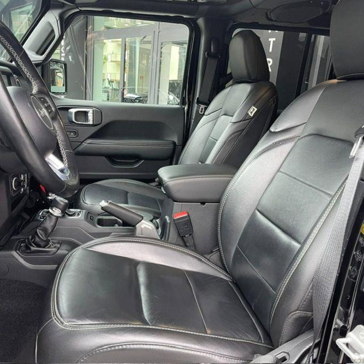 Jeep Gladiator 3.0 Diesel V6 Overland (8)