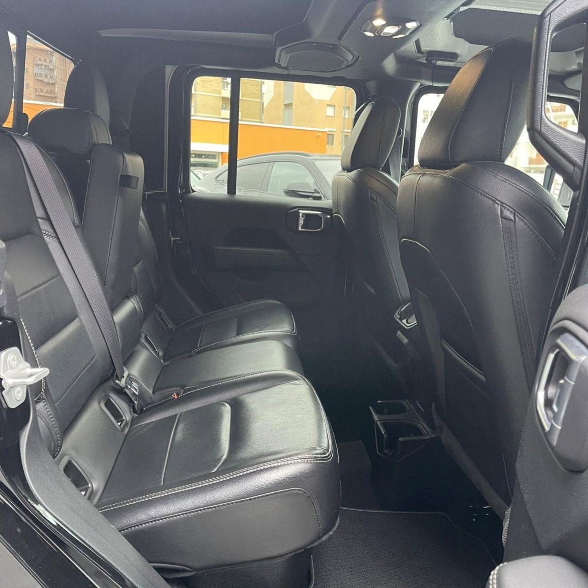 Jeep Gladiator 3.0 Diesel V6 Overland (9)