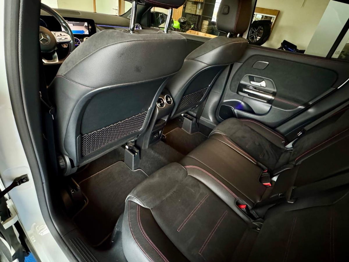 Mercedes-Benz GLA SUV 200 d Automatic 4Matic Premium (12)