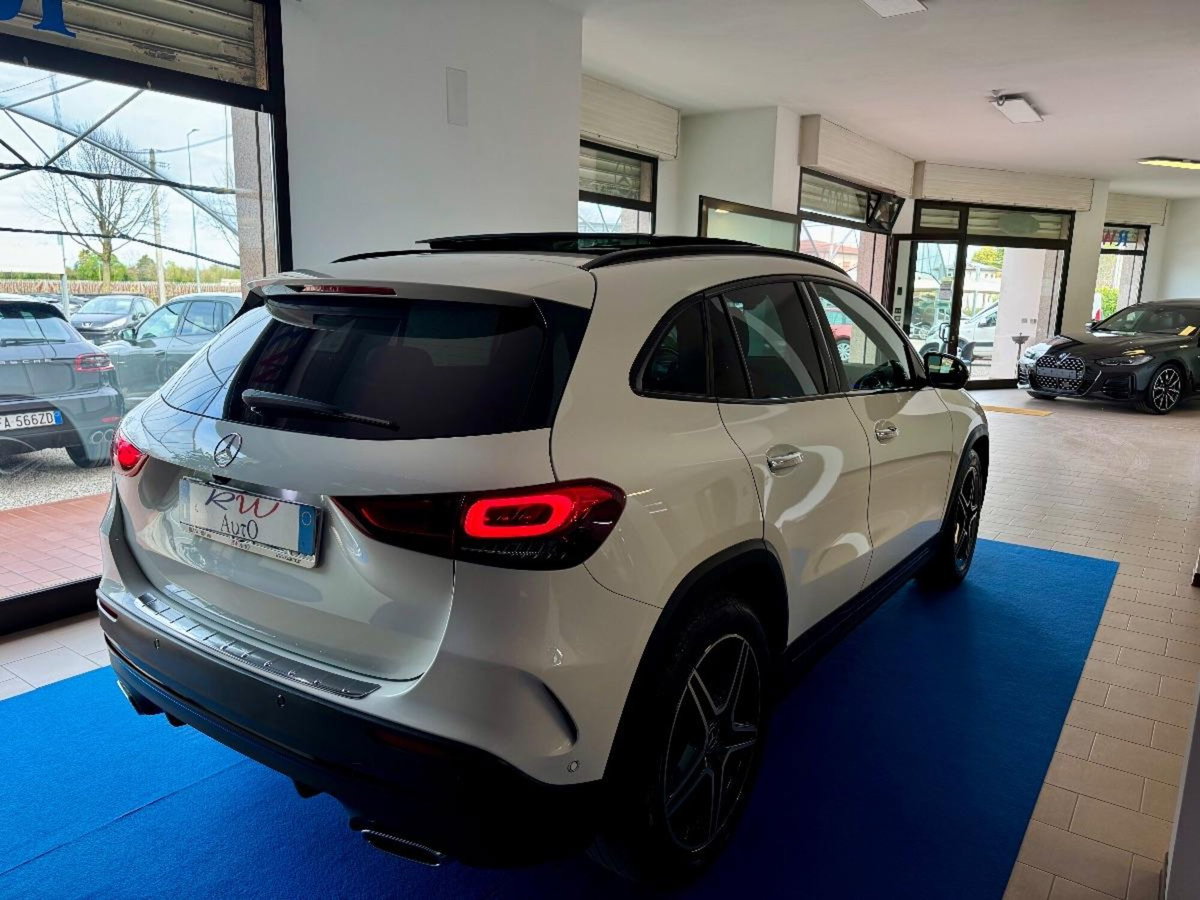 Mercedes-Benz GLA SUV 200 d Automatic 4Matic Premium (4)