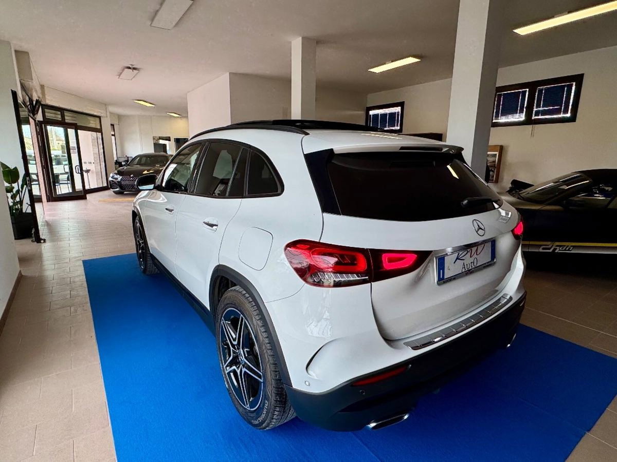 Mercedes-Benz GLA SUV 200 d Automatic 4Matic Premium (5)
