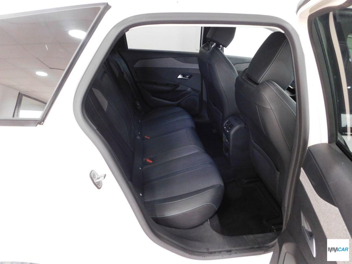 Peugeot 308 SW BlueHDi 130 S&S EAT8 Allure Pack (7)