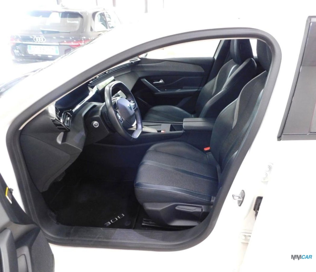 Peugeot 308 SW BlueHDi 130 S&S EAT8 Allure Pack (9)