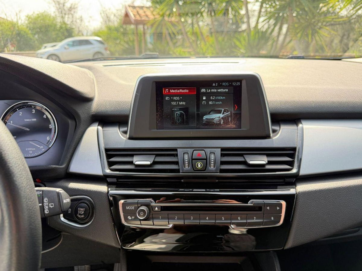 BMW Serie 2 Gran Tourer 216d  Luxury (17)