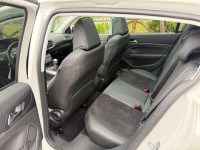 Peugeot 308 BlueHDi 120 S&S Allure (10)