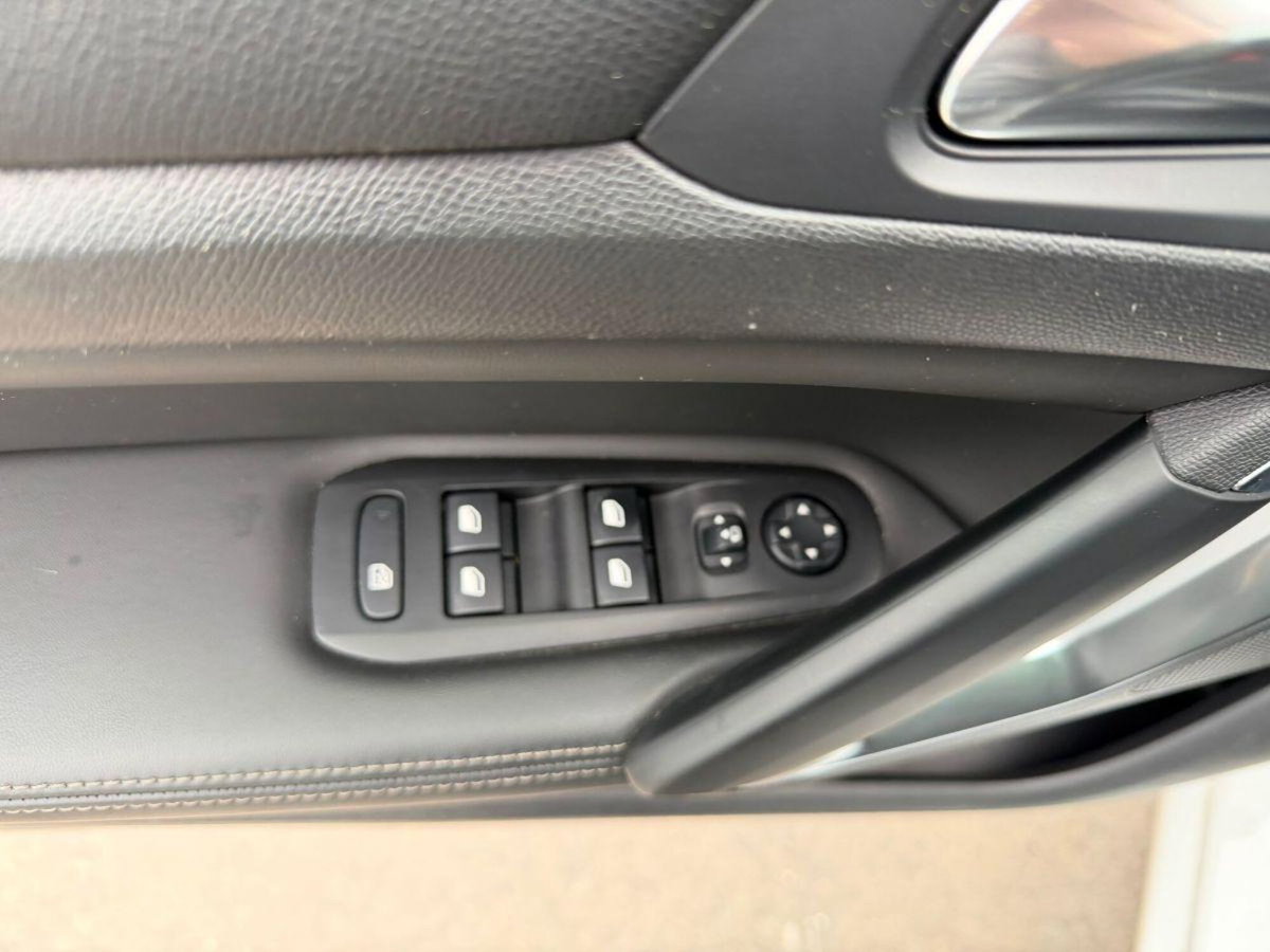 Peugeot 308 BlueHDi 120 S&S Allure (14)