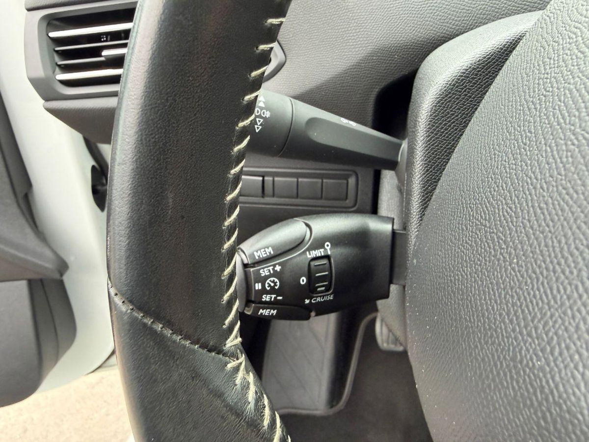 Peugeot 308 BlueHDi 120 S&S Allure (16)