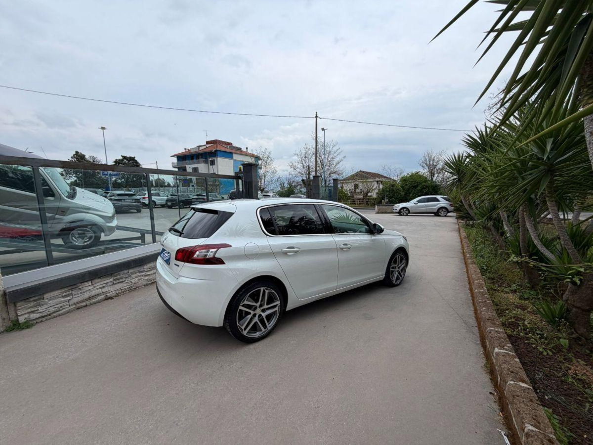 Peugeot 308 BlueHDi 120 S&S Allure (4)