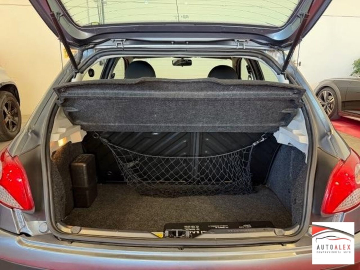 Peugeot 206 5p. X-Line (10)