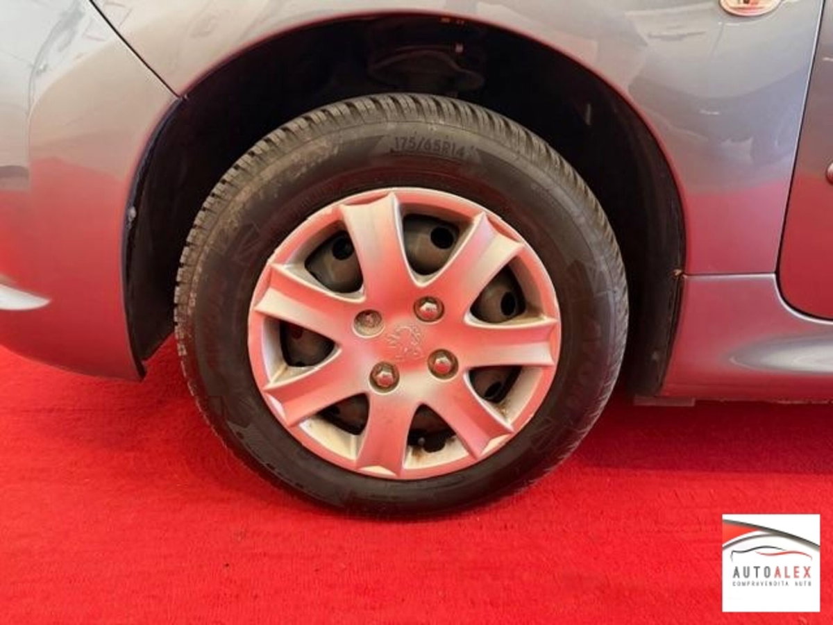 Peugeot 206 5p. X-Line (16)