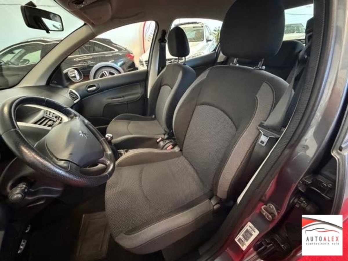 Peugeot 206 5p. X-Line (7)