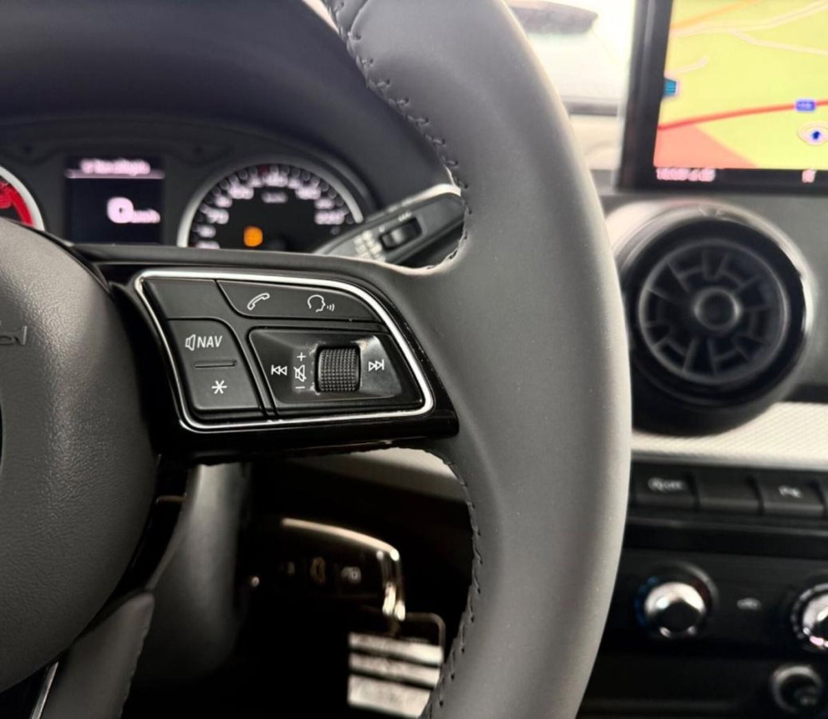 Audi Q2 Q2 30 TDI (17)