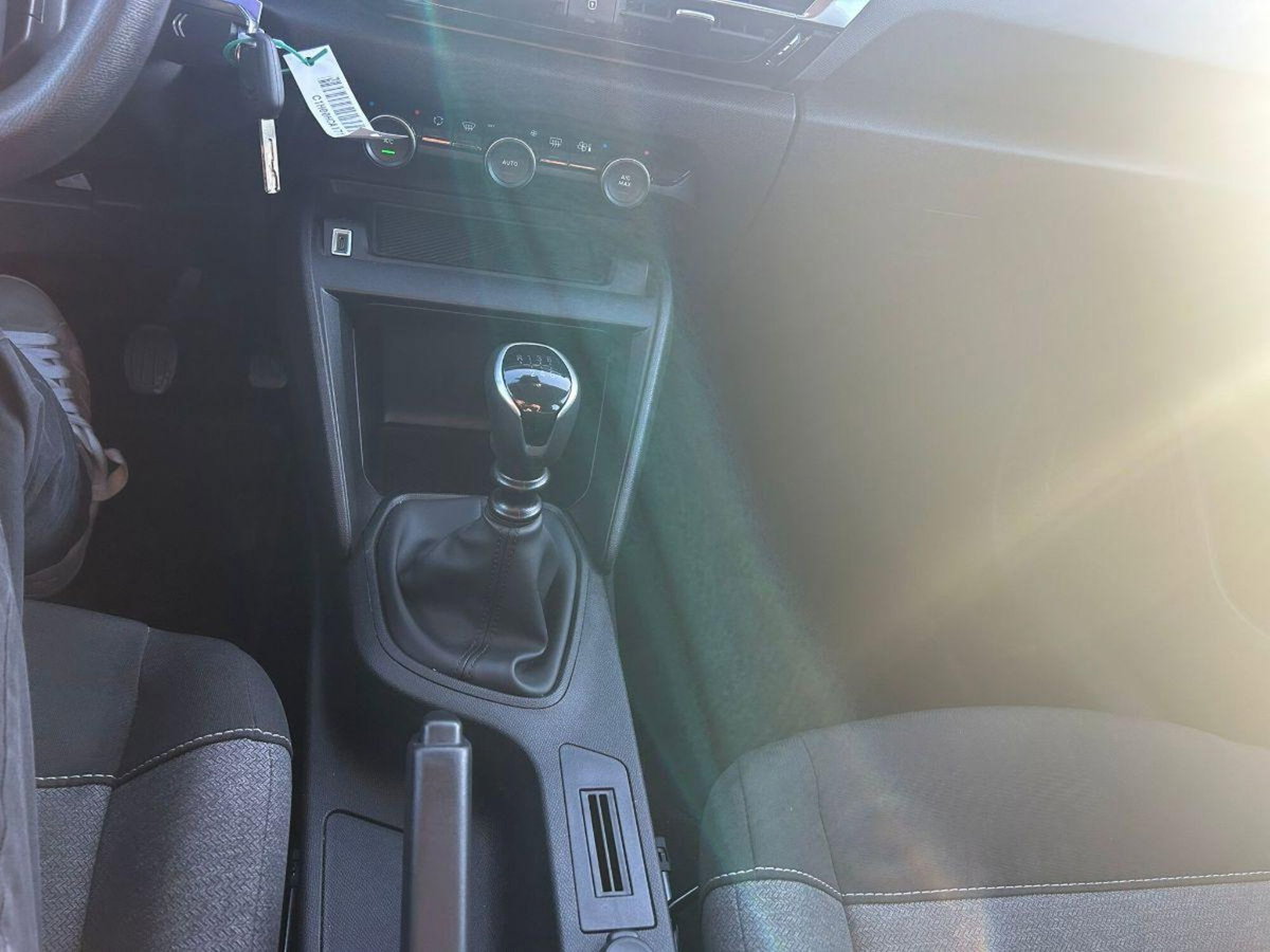 Citroen C4 PureTech 130 S&S Feel (17)
