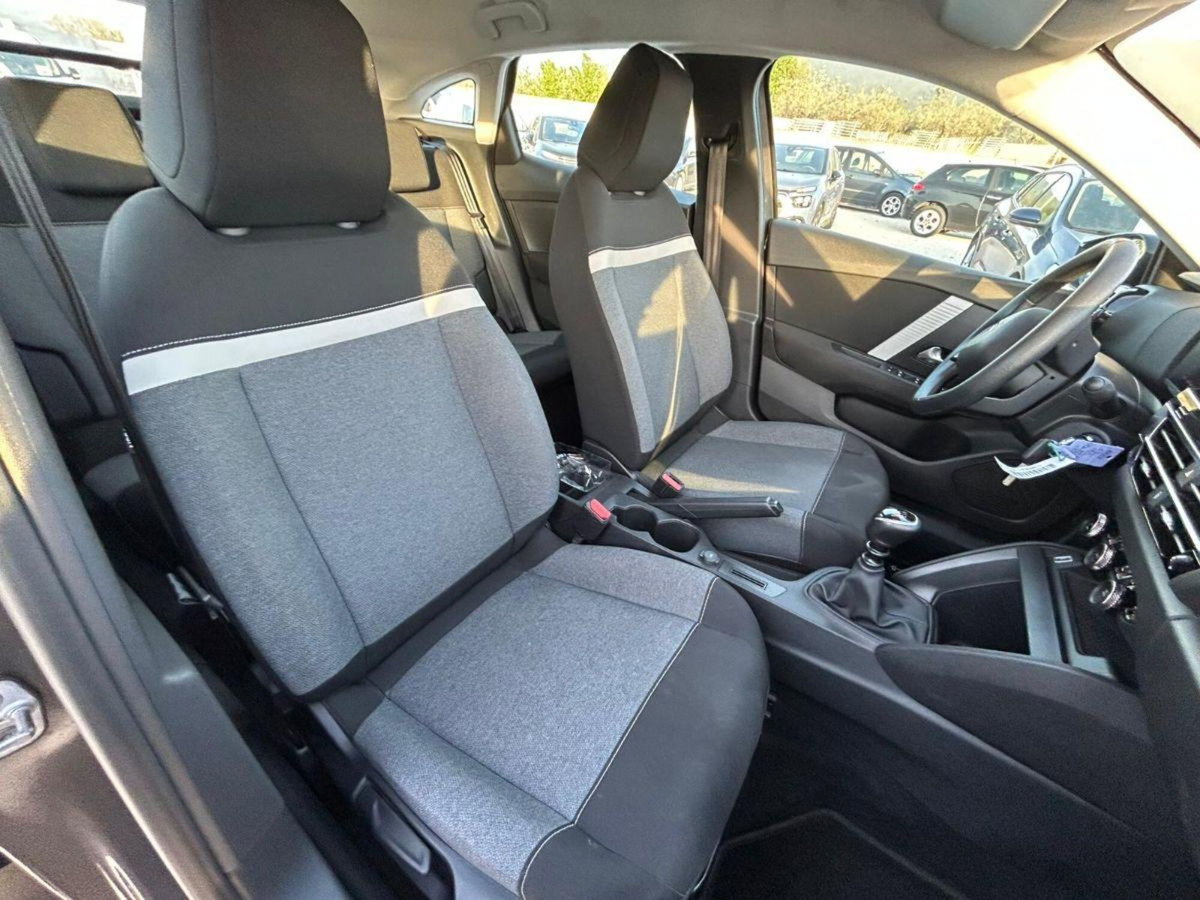 Citroen C4 PureTech 130 S&S Feel (8)