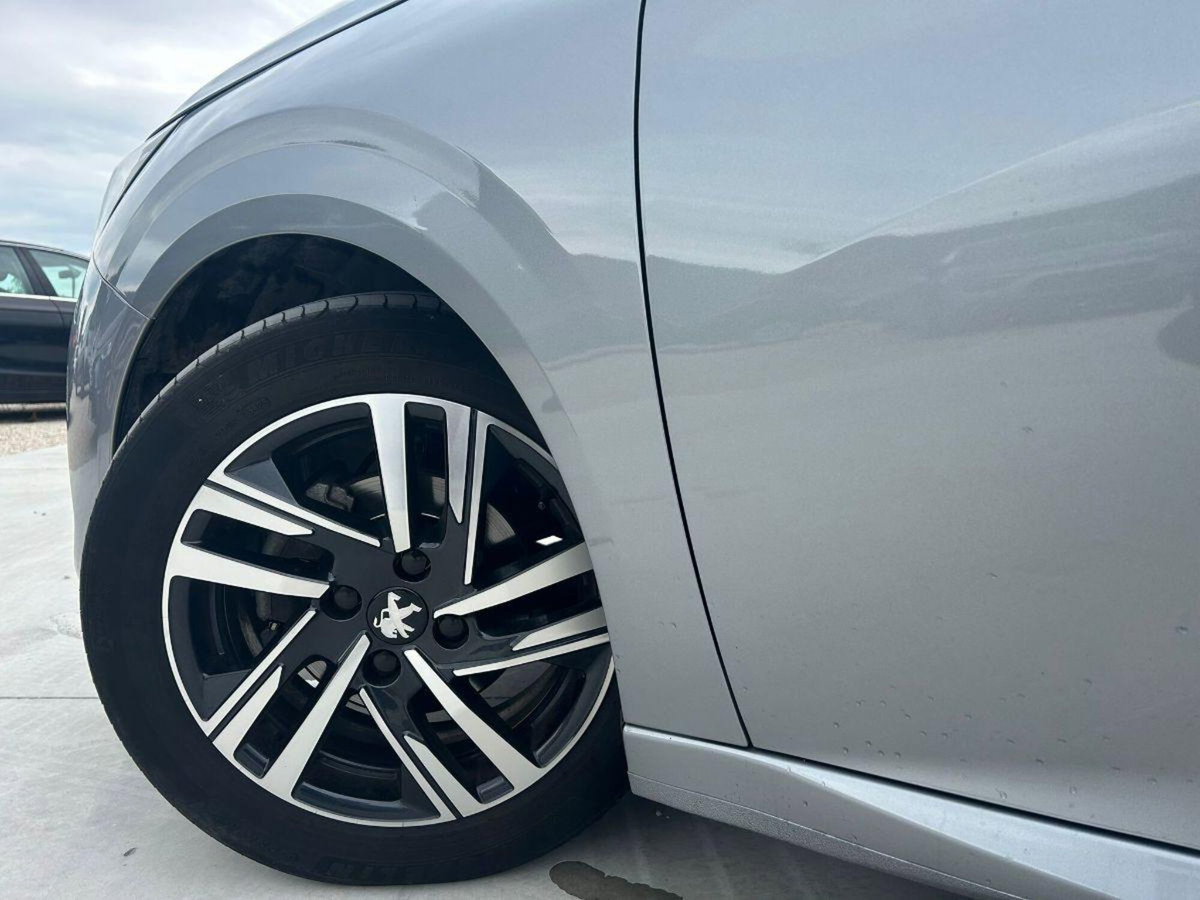 Peugeot 208 PureTech 100 Stop&Start 5 porte Allure (19)