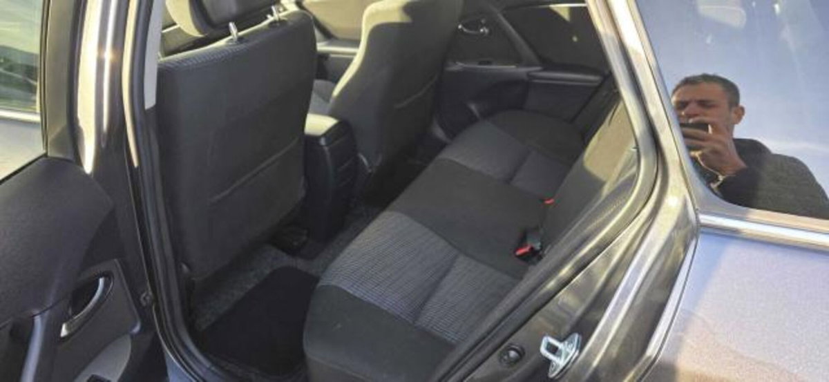 Toyota Avensis Station Wagon 2.2 D-Cat aut. Wagon Executive Safety (10)