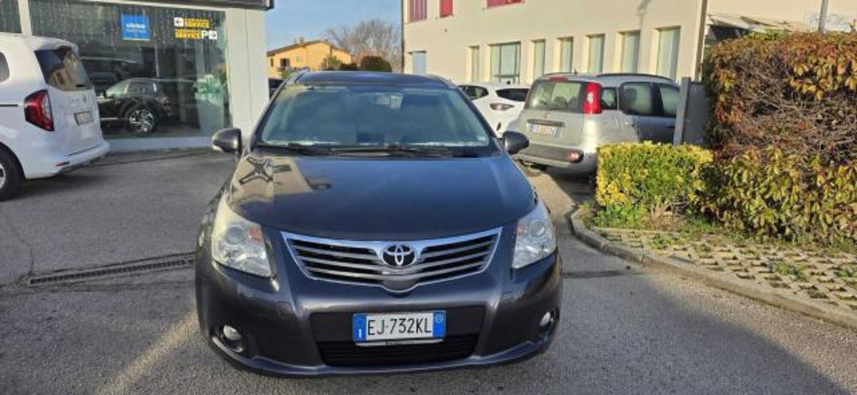 Toyota Avensis Station Wagon 2.2 D-Cat aut. Wagon Executive Safety (4)