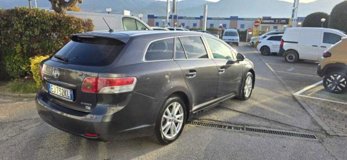 Toyota Avensis Station Wagon 2.2 D-Cat aut. Wagon Executive Safety (8)
