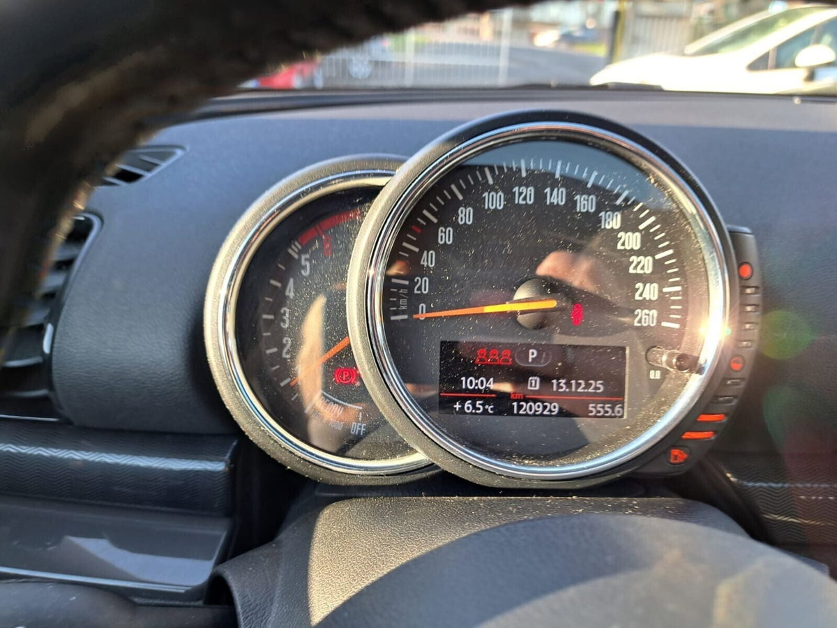 MINI Mini Clubman 2.0 Cooper D Business Clubman Automatica (15)