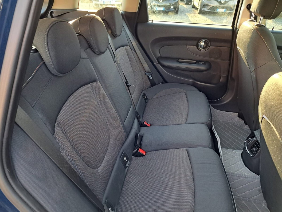 MINI Mini Clubman 2.0 Cooper D Business Clubman Automatica (19)