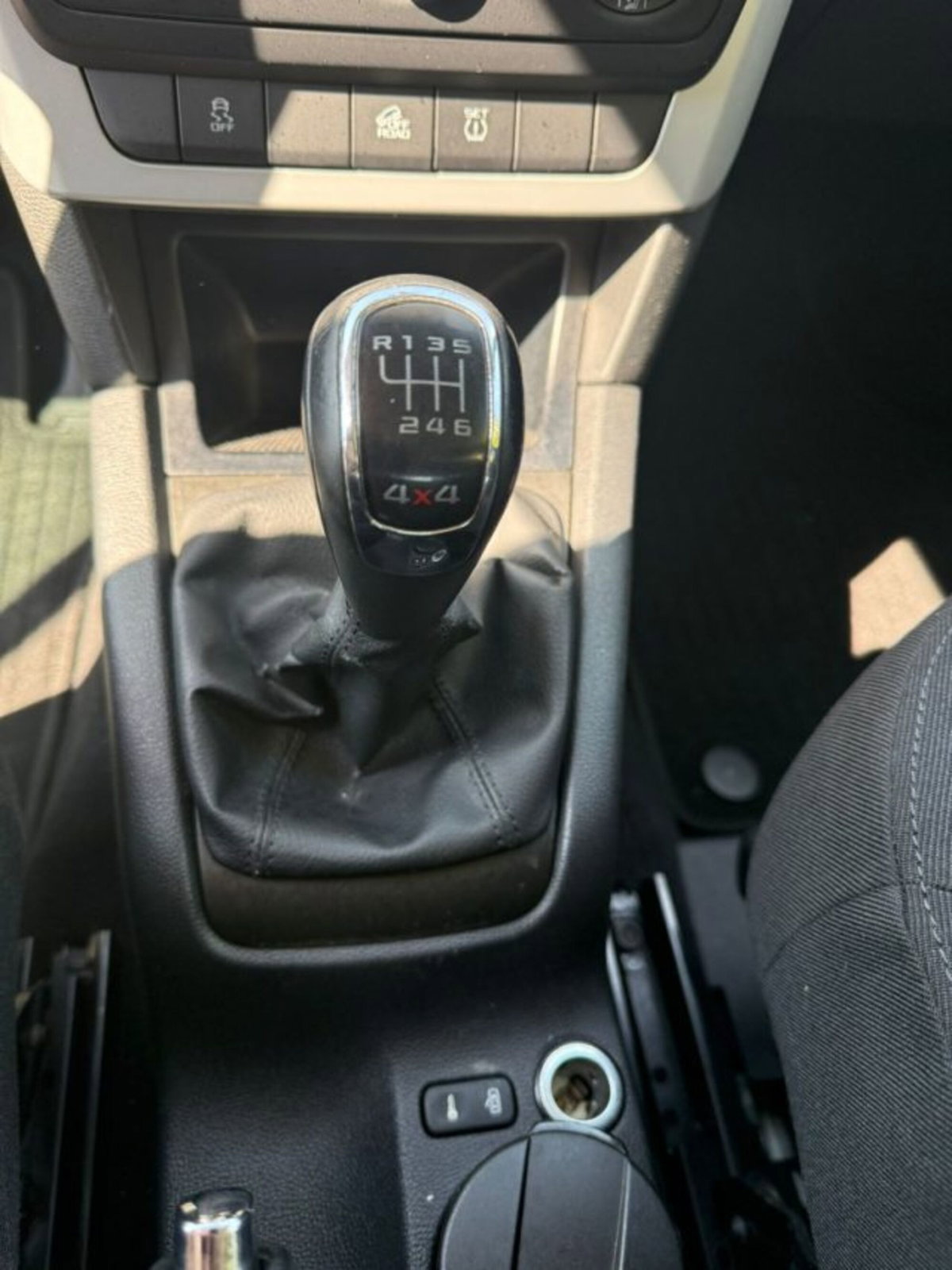 Skoda Yeti 2.0 TDI CR 140CV 4x4 Experience (12)