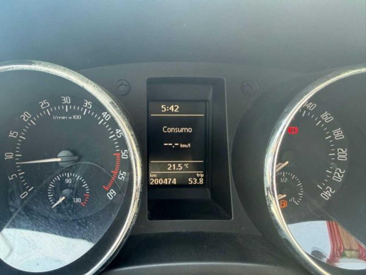 Skoda Yeti 2.0 TDI CR 140CV 4x4 Experience (9)