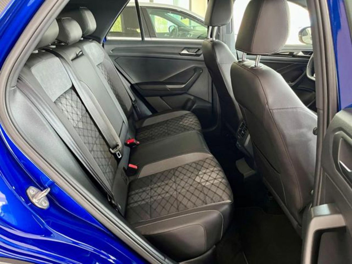 Volkswagen T-Roc 2.0 tdi R-Line 4motion 150cv dsg (12)